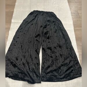 [Waist 11-16”]Vintage Two Roads Black Crushed Velvet Wide-Leg Crop Ankle Pants